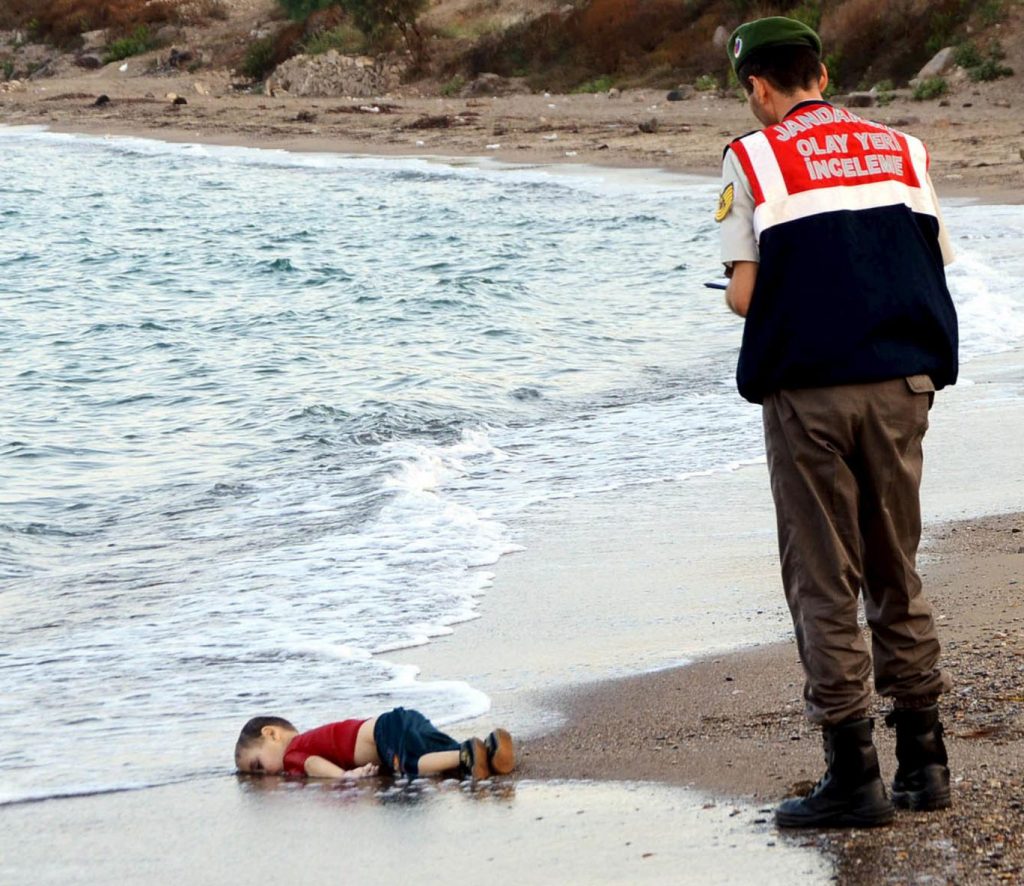 Syrian child lies dead on European beach